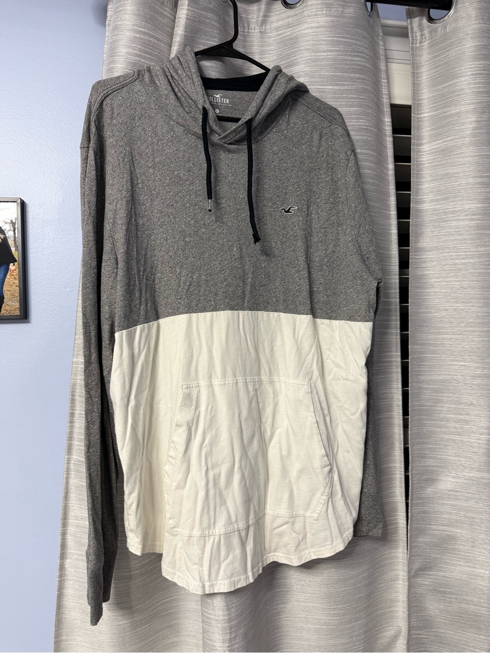 Hollister Men's Gray & White Two-Tone Hooded Pullover
